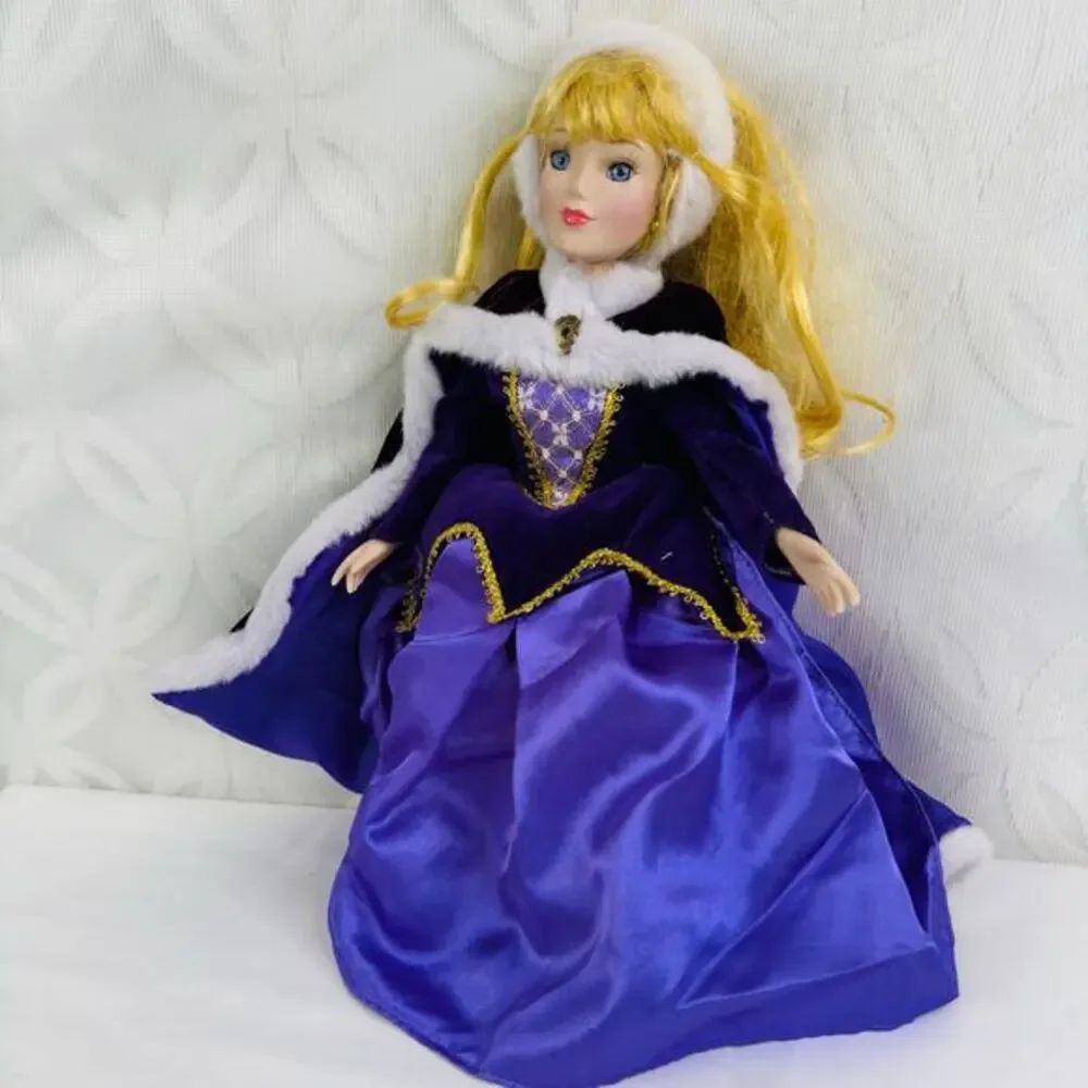 Brass Key 2003 Royal Holiday Edition‎ Princess Aurora Sleeping Beauty 16